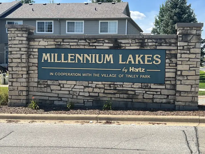 Hoa Monument Sign Landscaping Millennium Lakes Tinley Park Il