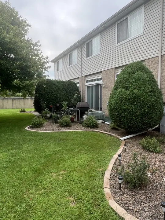 Landscape Maintenance Trimmed Shrubs Posen Il